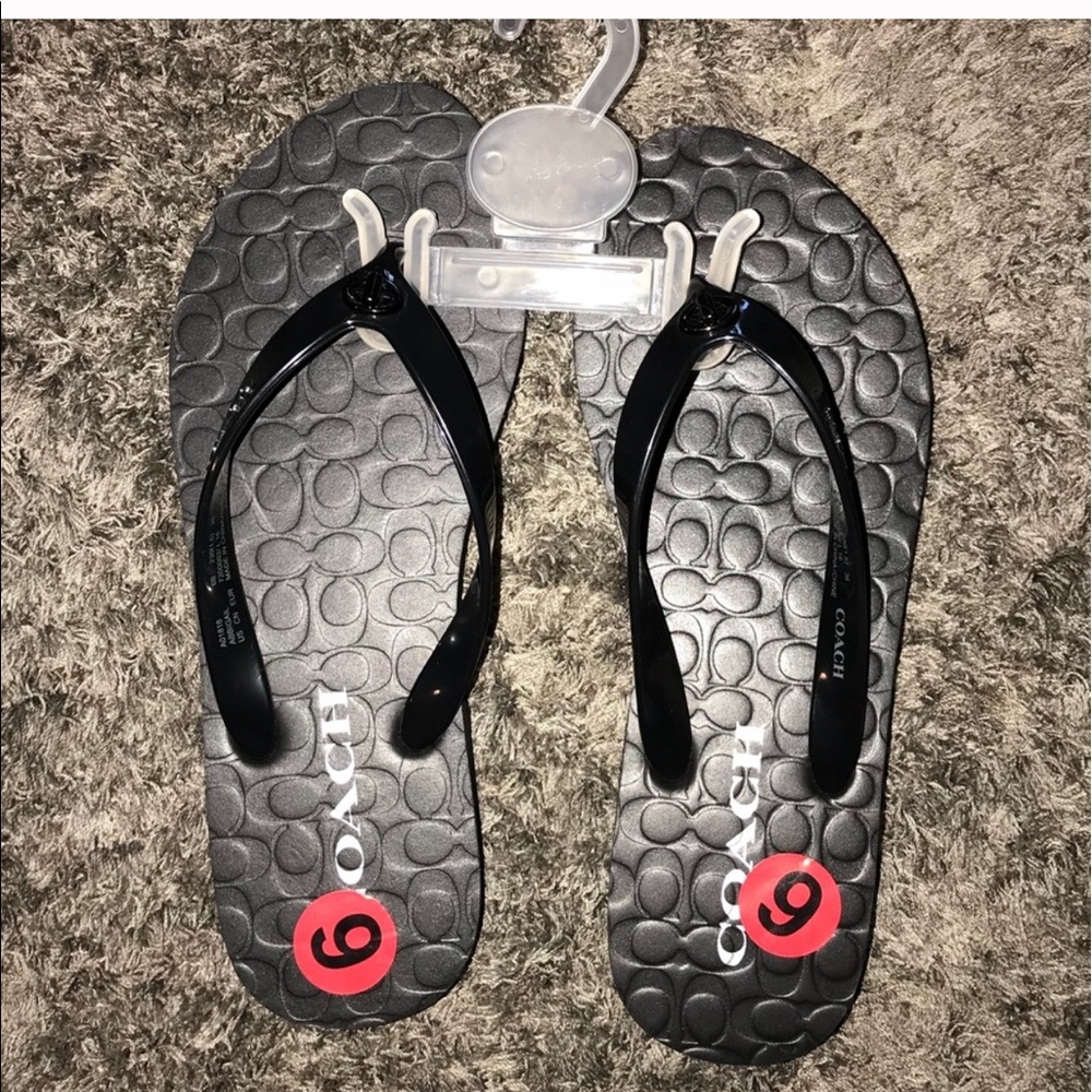 BNWT COACH BUCKLE FLIP FLOP